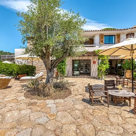 ホリデーパーク Domaine Santa Giulia Palace 4*