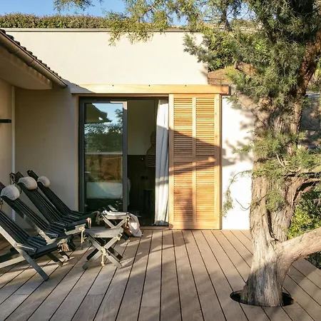 ホリデーパーク Domaine Santa Giulia Palace 4*