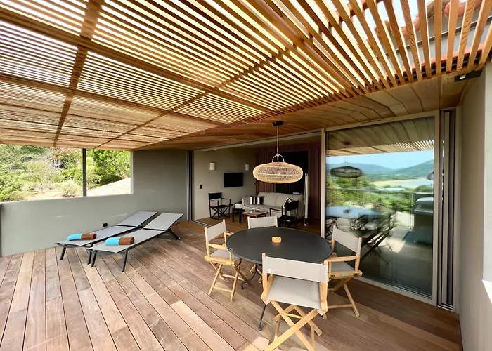 Domaine Santa Giulia Palace 假日公园 4*