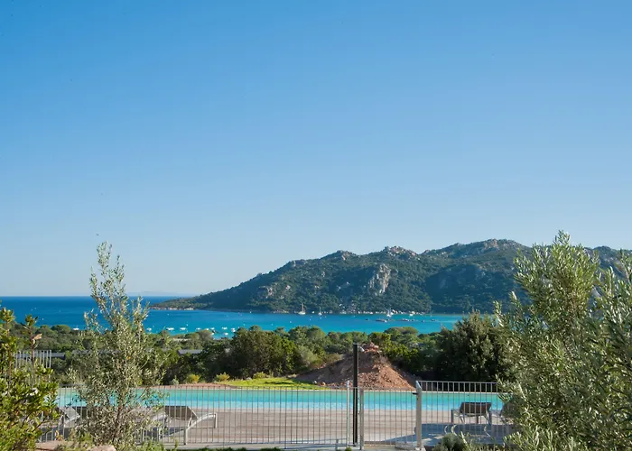 Domaine Santa Giulia Palace منتزه العطل بورتو فيكشْيو