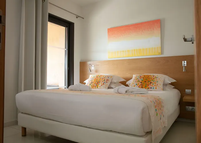 Domaine Santa Giulia Palace 假日公园 4*